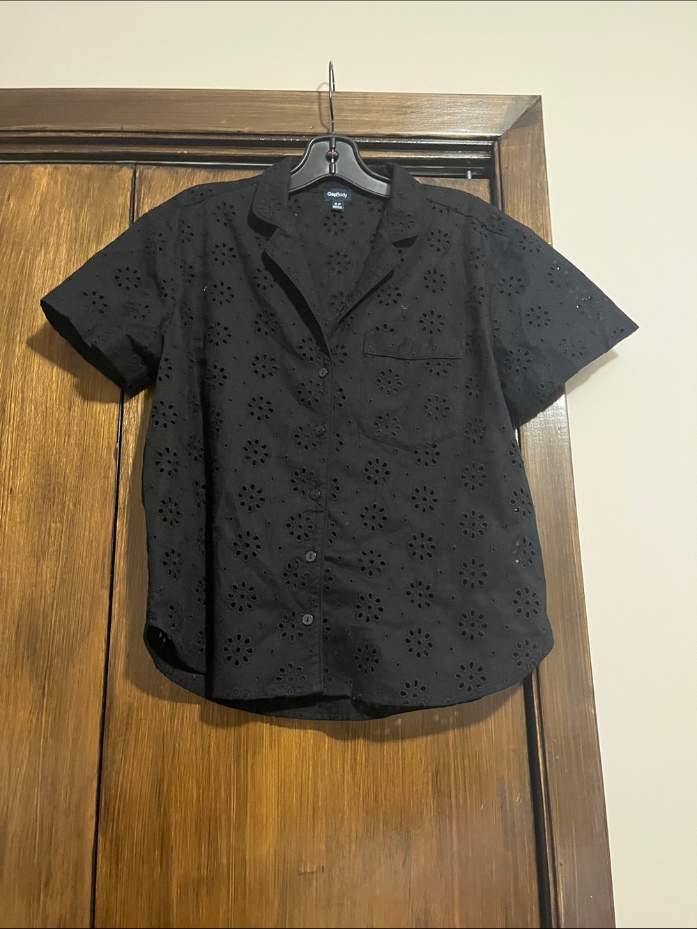 GAP Black Eyelet Short-Sleeve Button-Down Shirt